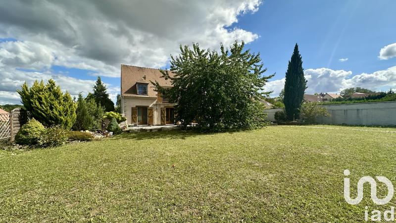 Maison - 220 m² - 8 pièces