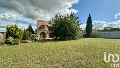 Maison - 220 m² - 8 pièces