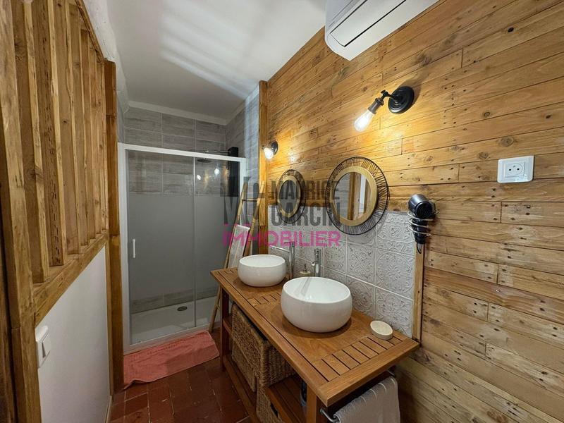 Maison - 200 m² - 8 pièces