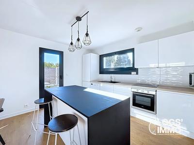 Maison - 95 m² - 5 pièces