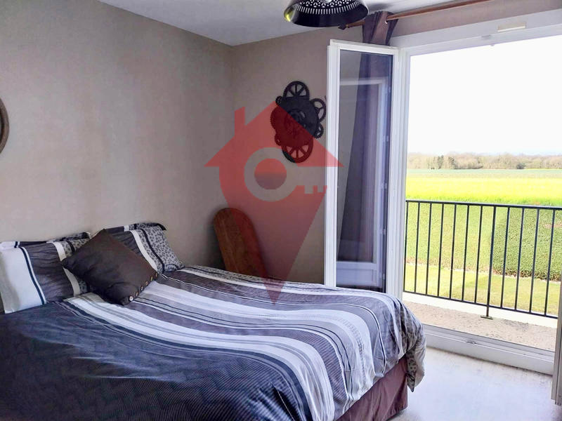 Maison - 180 m² - 8 pièces