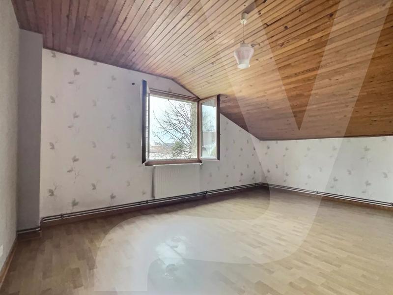 Maison - 182 m² - 8 pièces