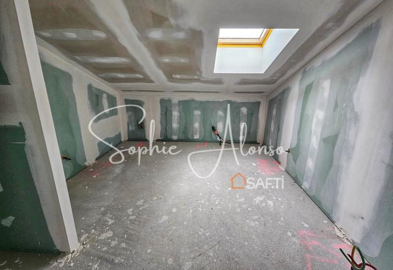 Maison - 243 m² - 7 pièces