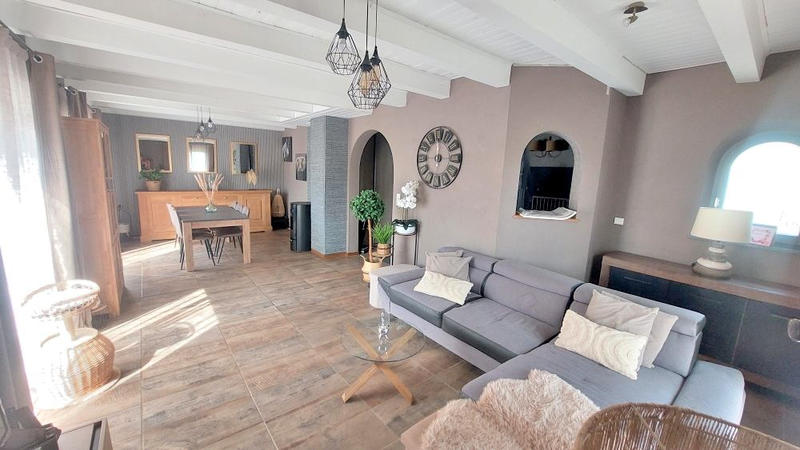 Maison - 145 m² - 8 pièces