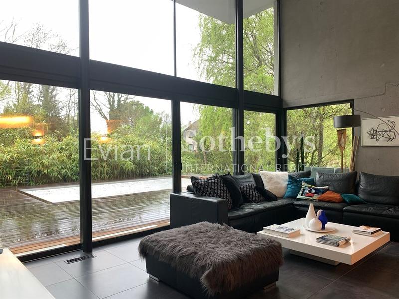 Maison - 219 m² - 6 pièces