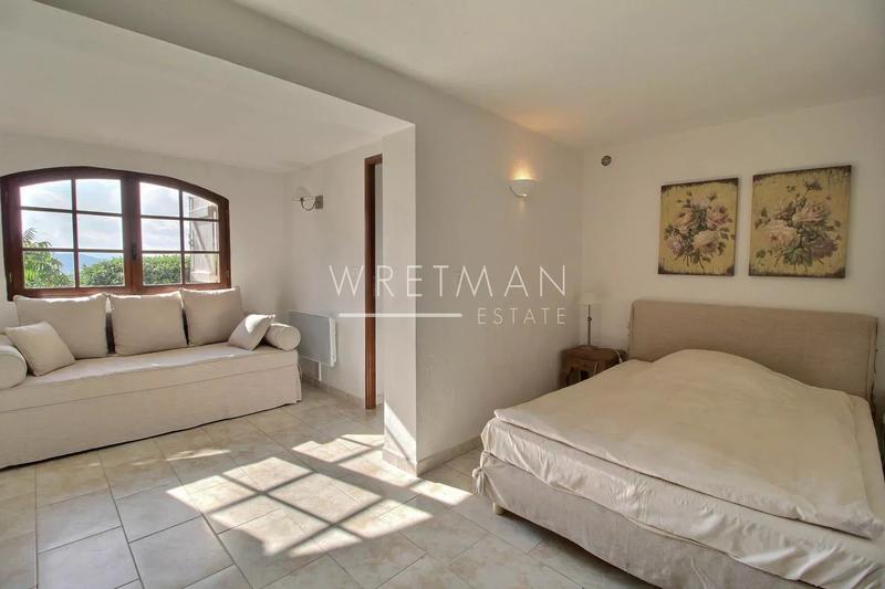 Villa - 233 m² - 5 pièces