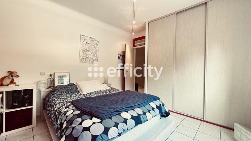 Maison - 215 m² - 7 pièces