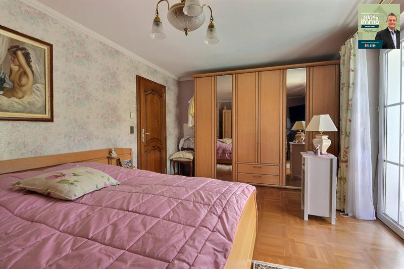 Maison - 232 m² - 7 pièces