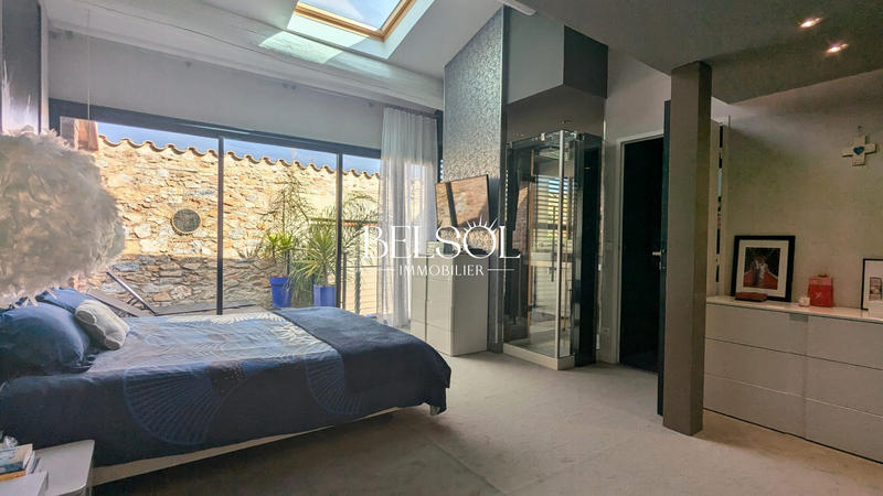 Maison - 236 m² - 6 pièces