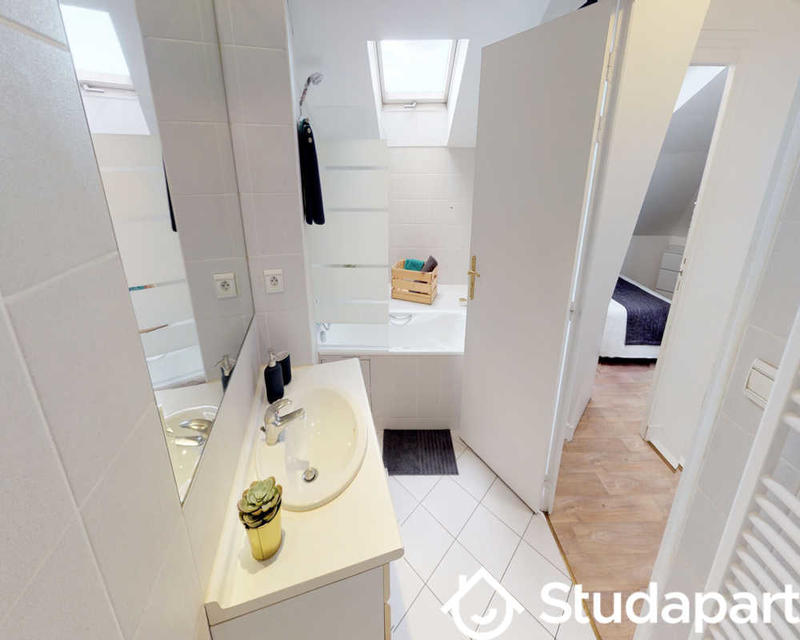 Chambre - 80 m² - 1 pièce