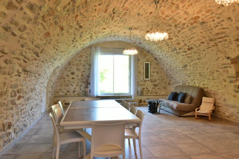 Propriété - 180 m² - 10 pièces