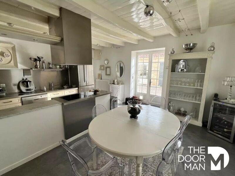 Propriété - 141 m² - 8 pièces