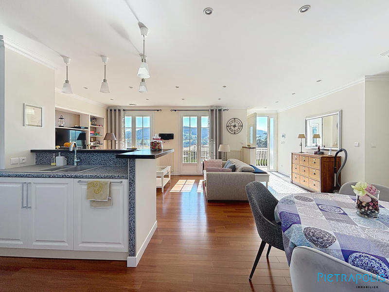 Maison - 85 m² - 5 pièces