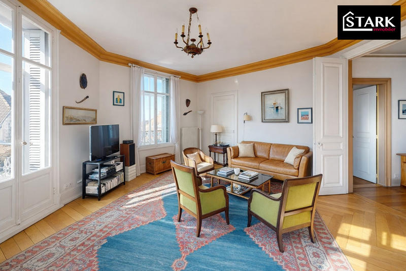 Appartement - 167 m² - 6 pièces