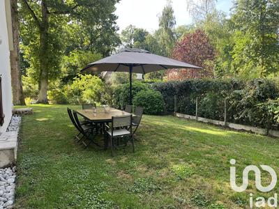 Maison - 222 m² - 9 pièces