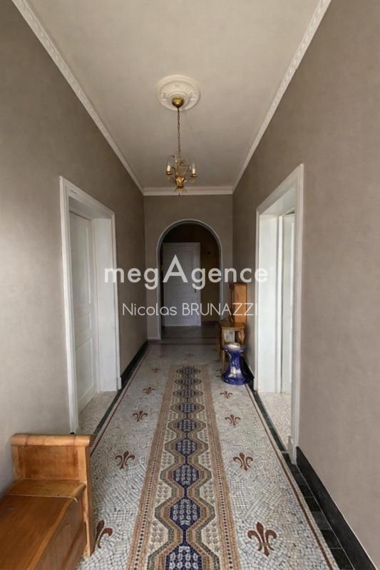 Maison - 361 m² - 14 pièces