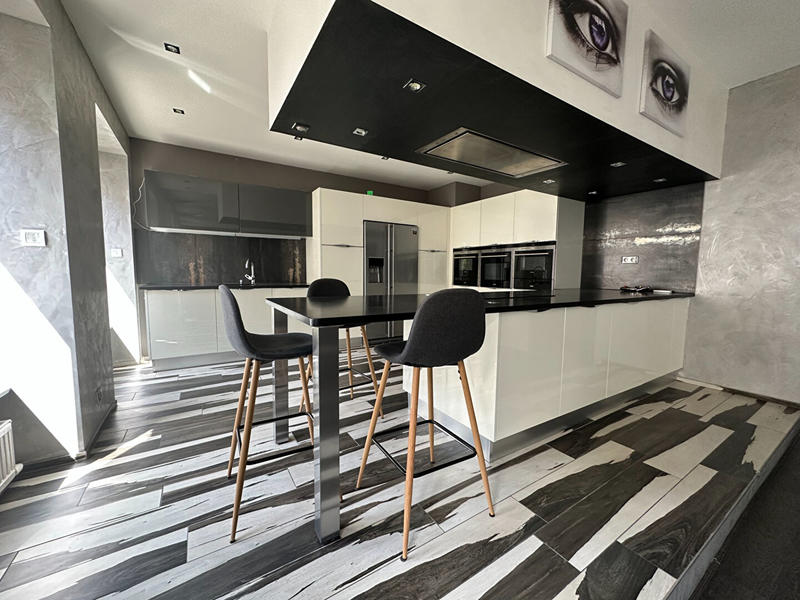 Appartement - 153 m² - 5 pièces