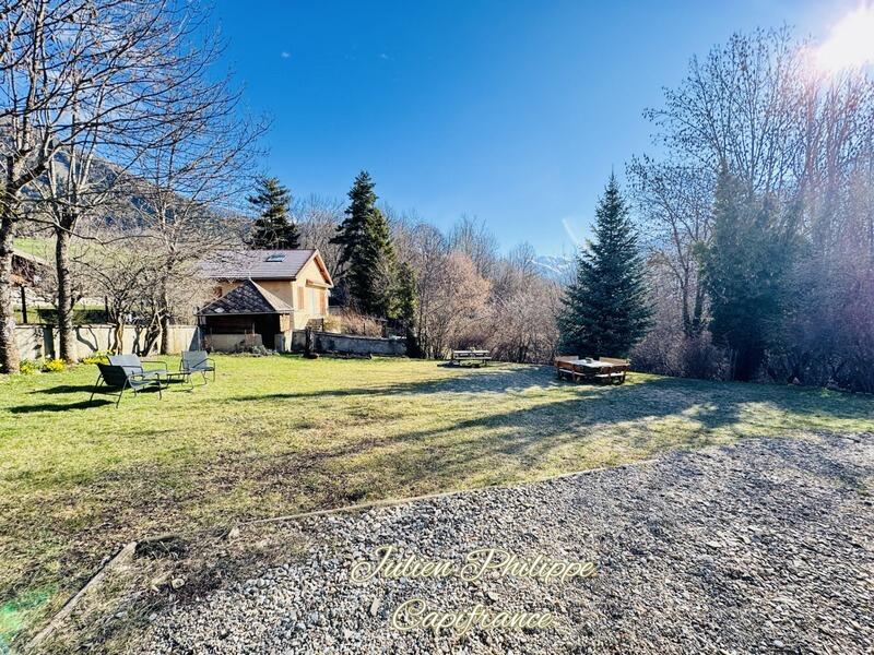 Maison - 238 m² - 10 pièces