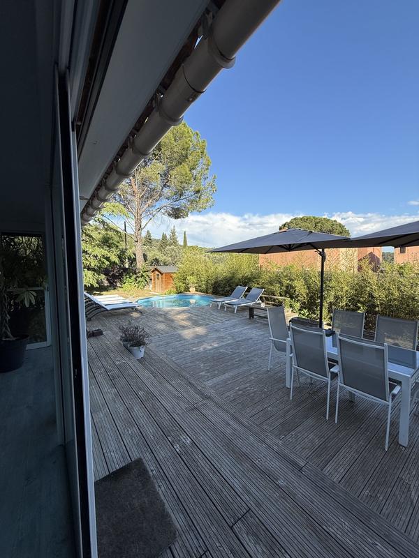 Maison traditionnelle - 185 m² - 7 pièces