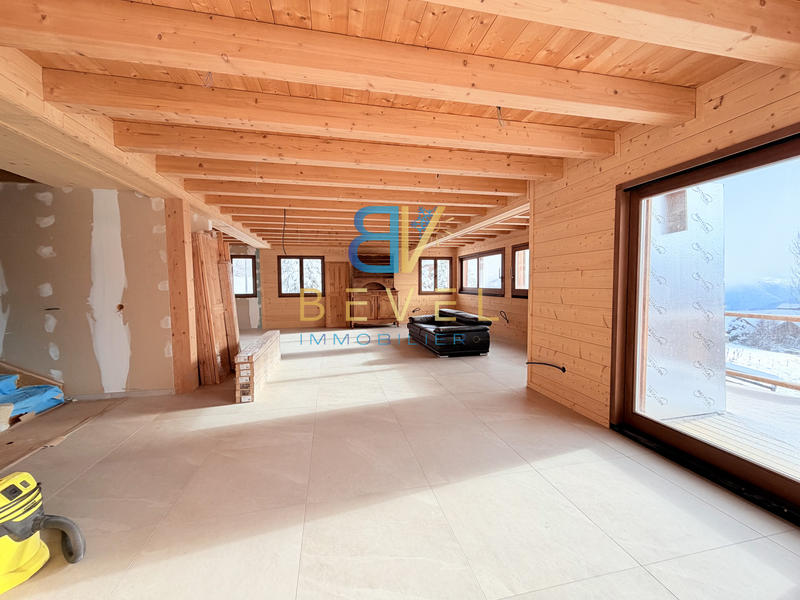 Châlet - 306 m² - 9 pièces