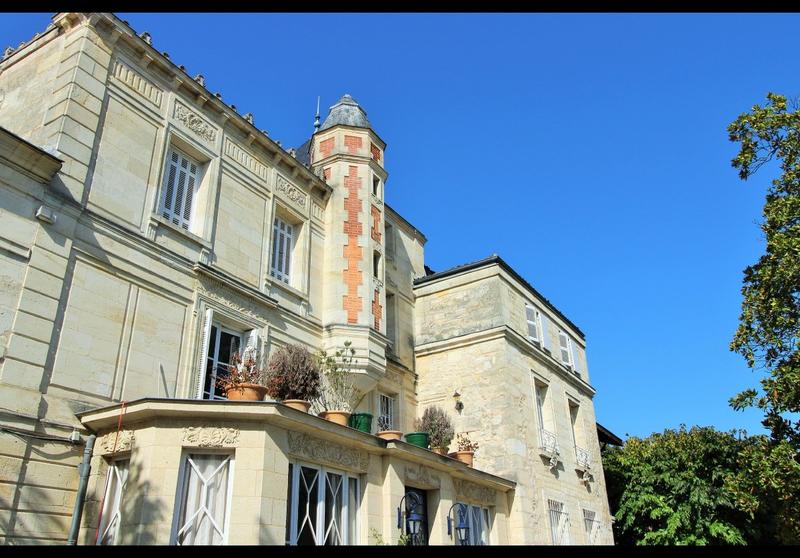 Maison en pierre - 460 m² - 16 pièces