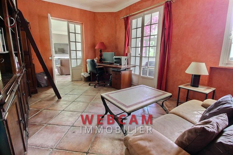 Propriété - 210 m² - 8 pièces