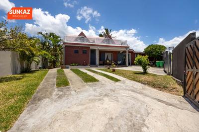 Maison - 159 m² - 9 pièces