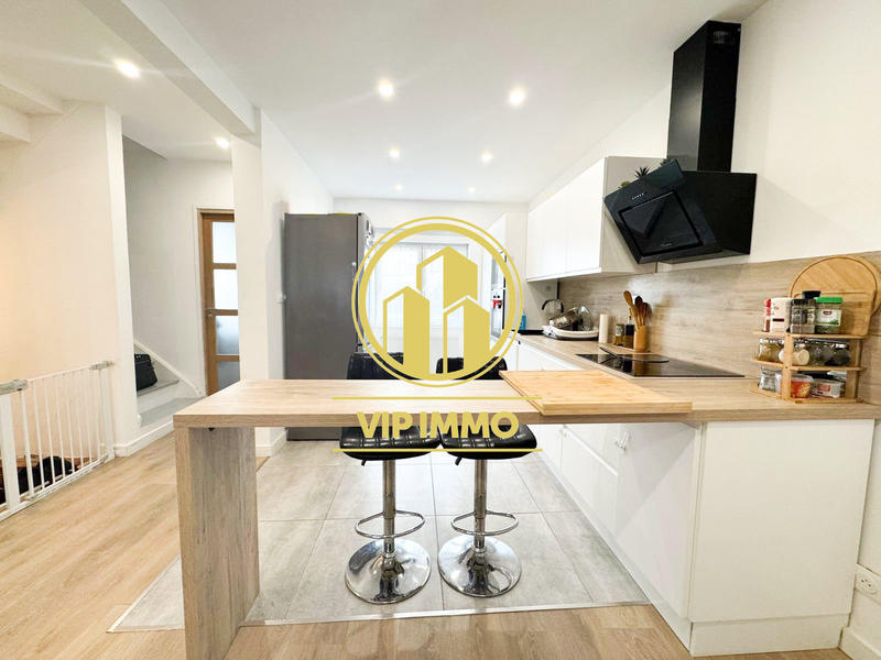 Maison - 90 m² - 7 pièces