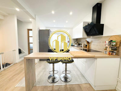 Maison - 90 m² - 7 pièces