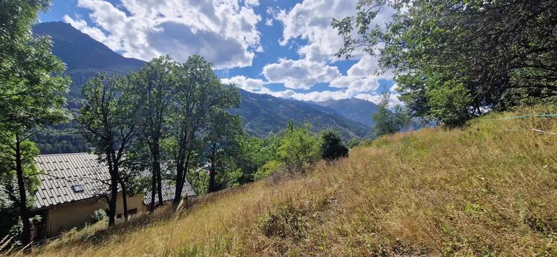 Terrain constructible - 950 m²