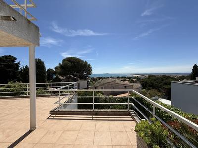 Maison - 170 m² - 5 pièces