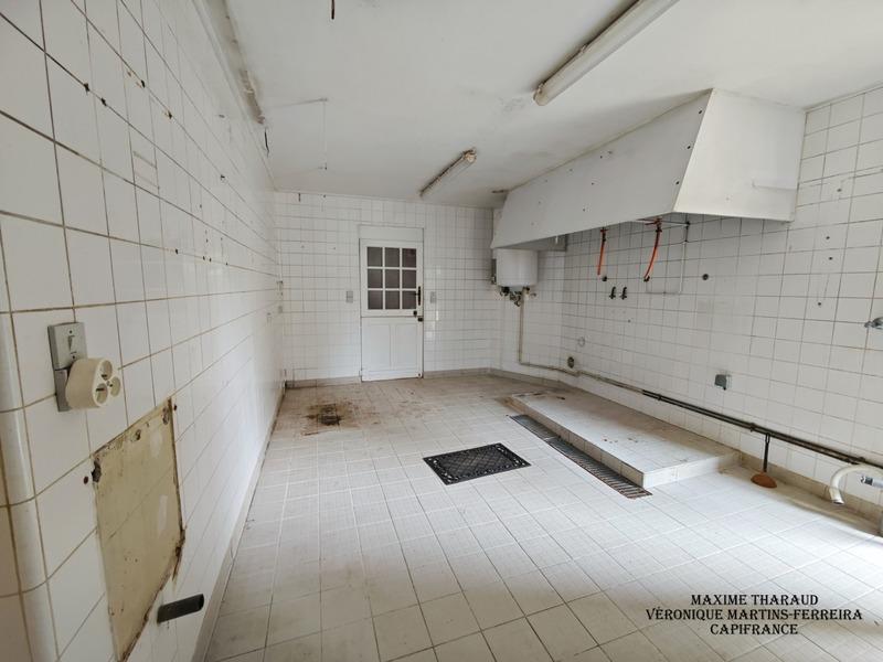 Bureau - 152 m² - 6 pièces