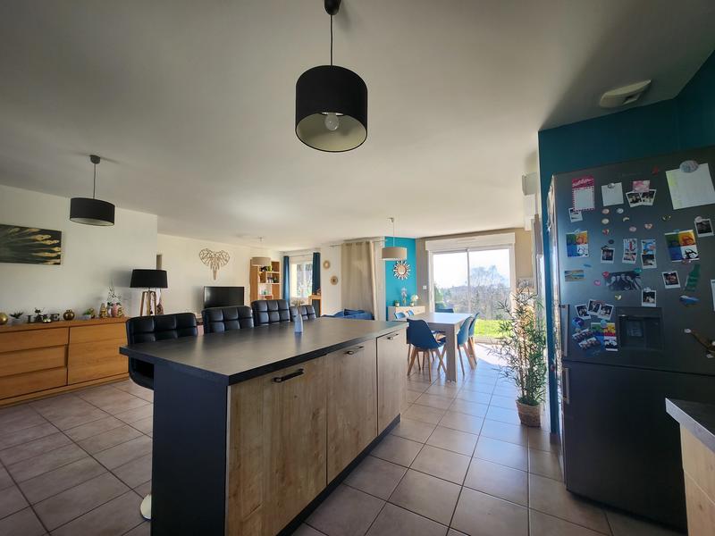 Maison - 95 m² - 5 pièces