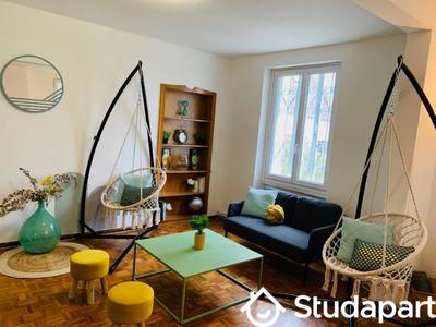 Chambre - 10 m² - 1 pièce