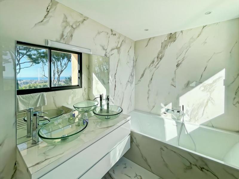 Maison - 372 m² - 7 pièces