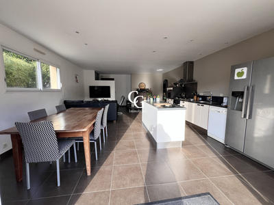 Maison - 93 m² - 4 pièces