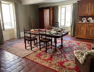 Maison - 350 m² - 10 pièces