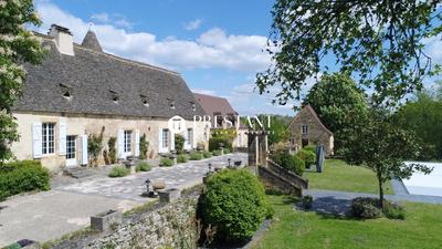 Demeure - 716 m² - 7 pièces