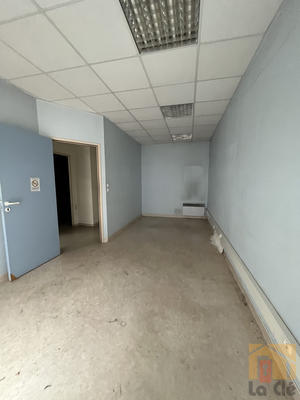 Local commercial - 177 m² - 6 pièces