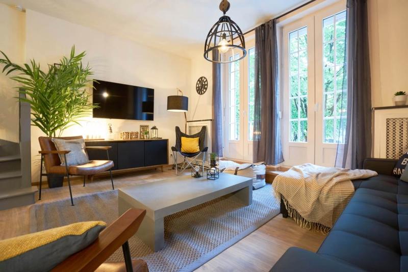 Appartement - 173 m² - 9 pièces