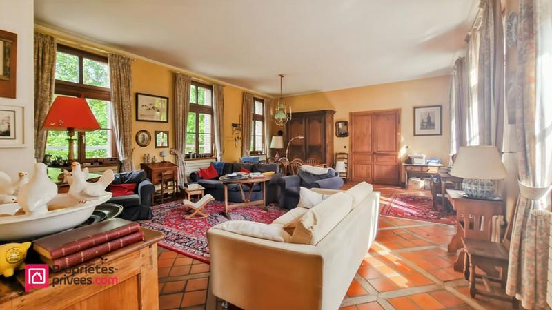 Maison - 284 m² - 11 pièces