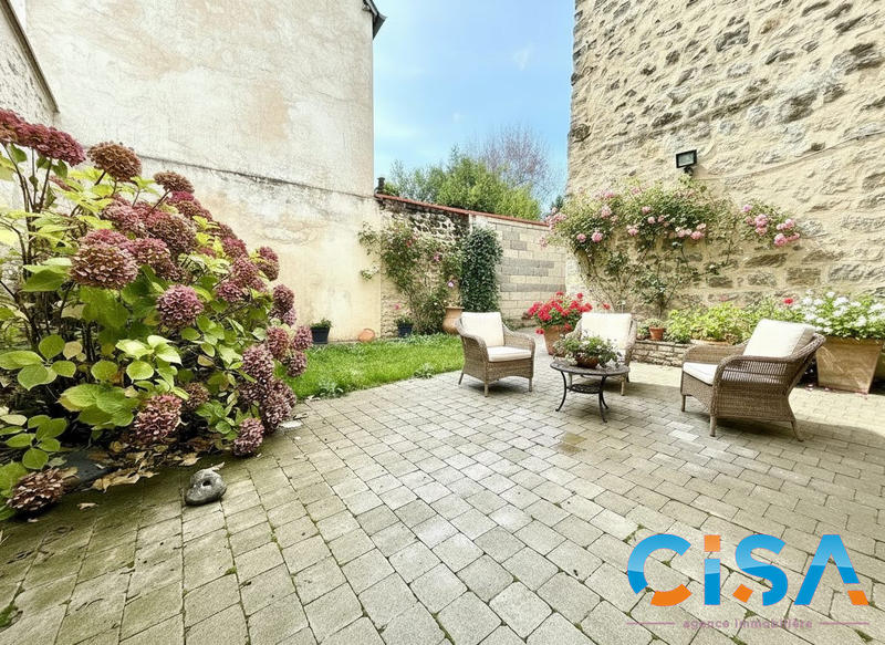 Maison - 95 m² - 5 pièces