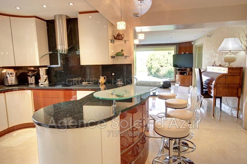 Villa - 230 m² - 7 pièces