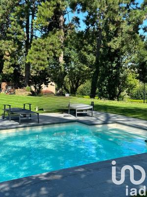 Maison - 250 m² - 10 pièces