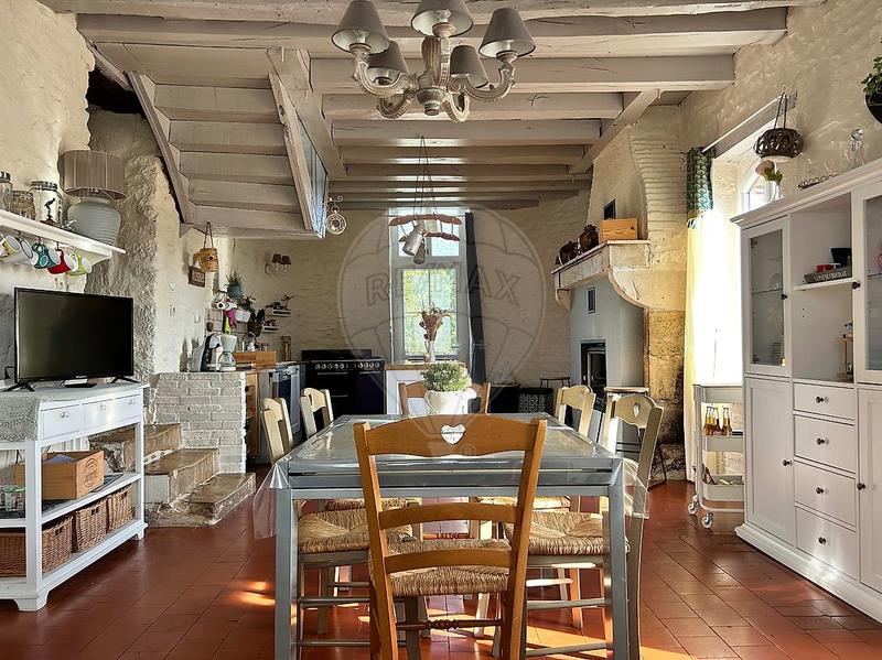 Demeure - 318 m² - 13 pièces