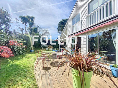 Maison - 140 m² - 8 pièces