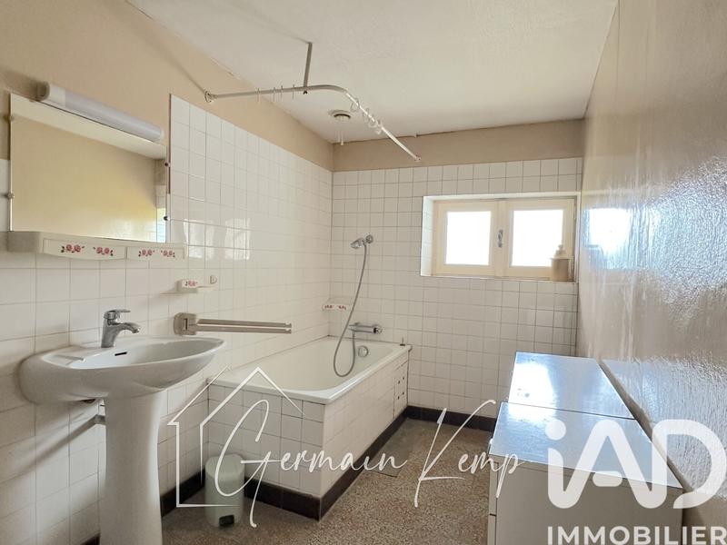 Maison - 250 m² - 9 pièces