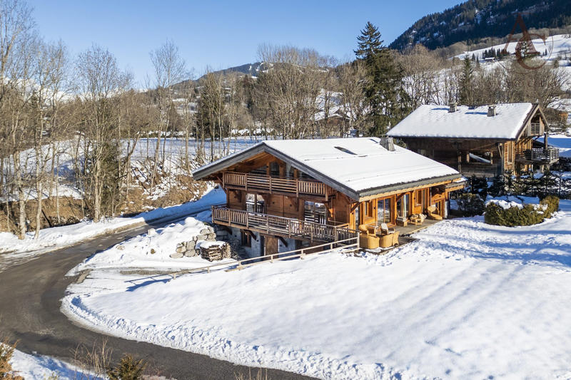 Châlet - 300 m² - 8 pièces