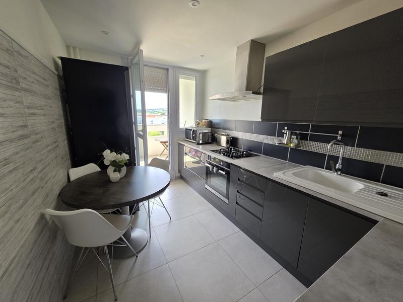 Appartement - 82 m² - 4 pièces