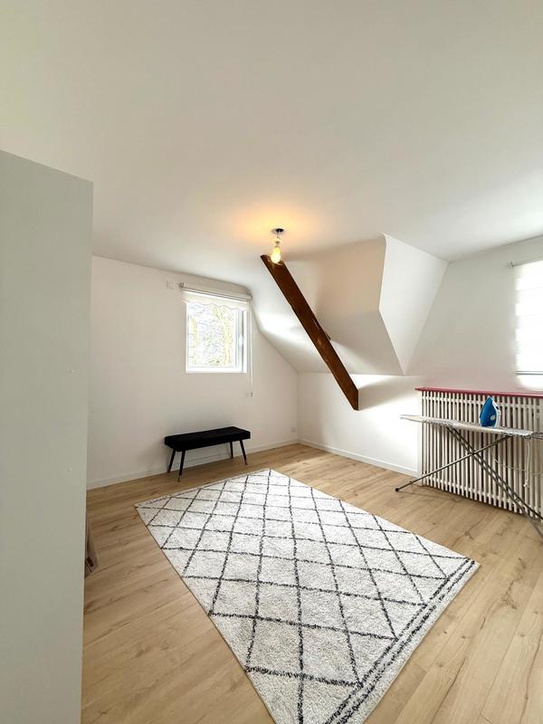 Maison - 160 m² - 10 pièces